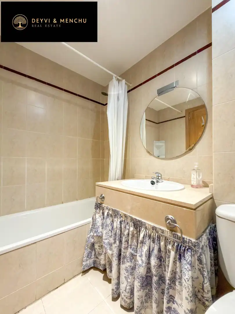 Piso en venta en ALCALDE HENCHE DE PLATA, Sanchinarro