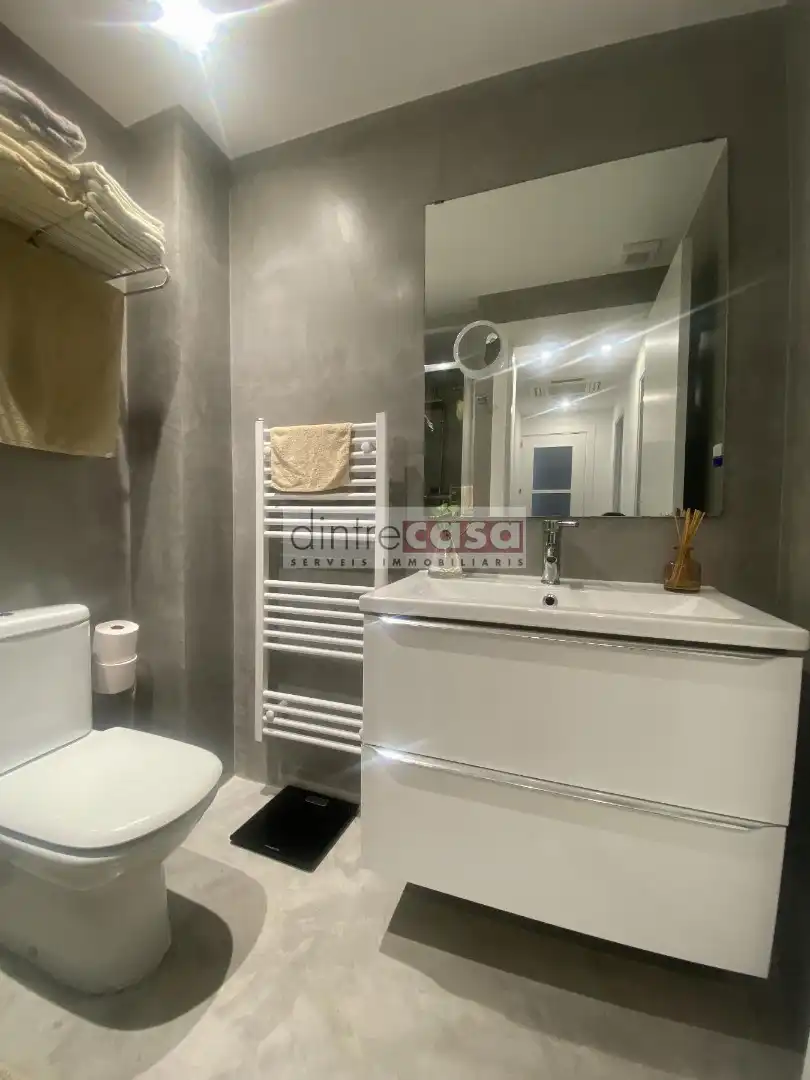 Badezimmer von Wohnung zum Verkauf in Tordera mit Klimaanlage, Heizung und Parkett