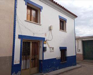 Vista exterior de Casa adosada en venda en Campo de Criptana amb Terrassa