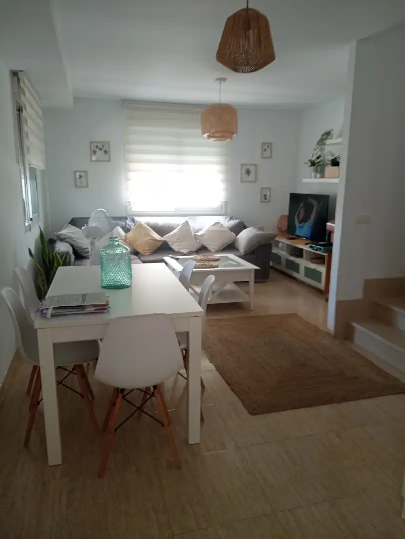 Sala de estar de Casa adosada de alquiler en Almazora / Almassora con Terraza, Piscina y Amueblado