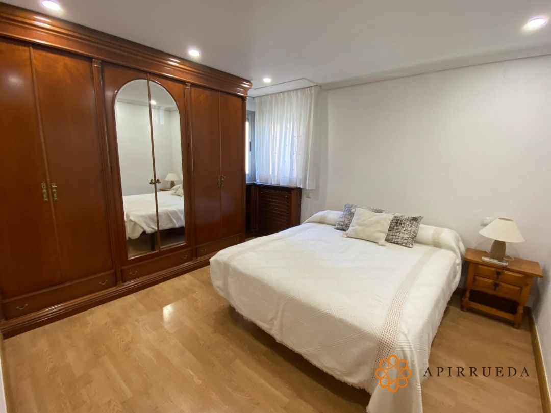 Habitación de Piso de alquiler en  Zaragoza Capital con Aire acondicionado y Calefacción