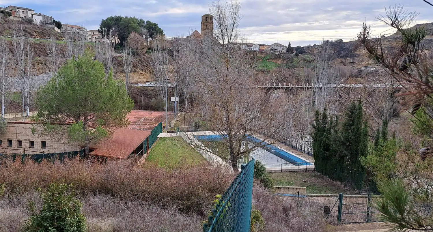 Piscina de Casa o chalet en venta en Pertusa con Calefacción, Trastero y Piscina comunitaria