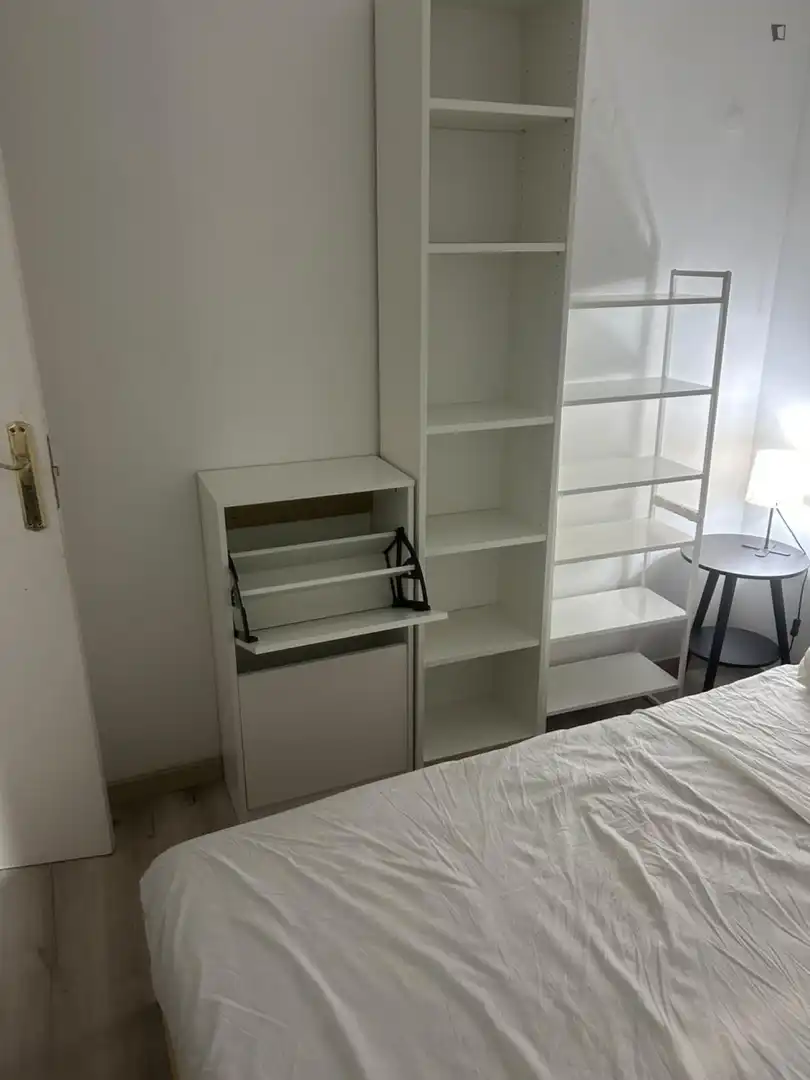 Bedroom of Apartments for share in Santa Coloma de Gramenet  with Furnished, Oven and Washing machine