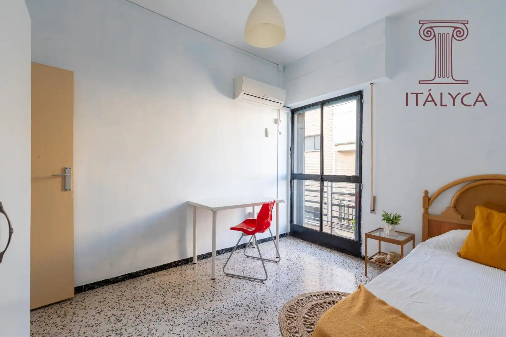 Bedroom of Flat for sale in Sevilla  with Air Conditioner and Terrace