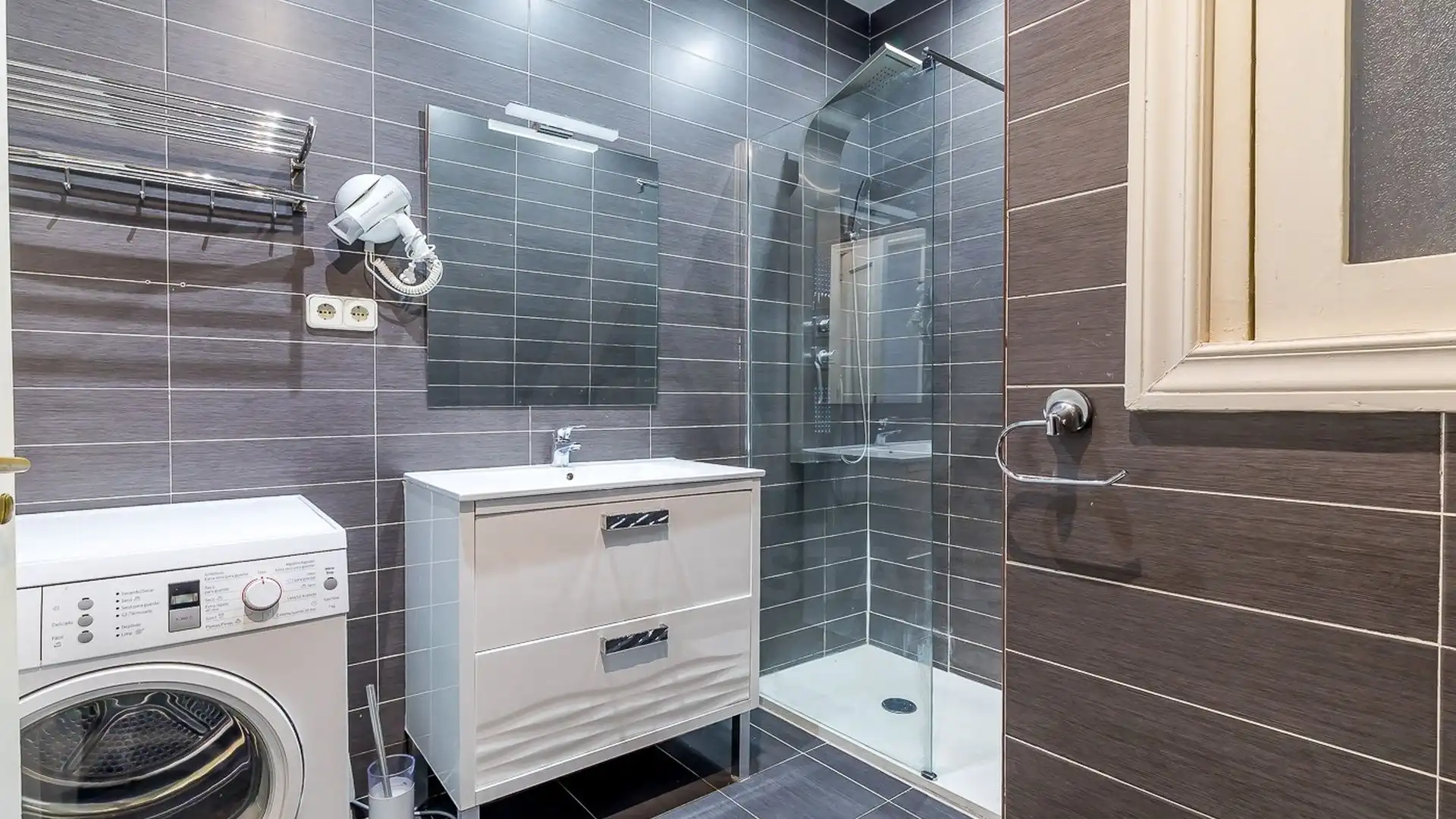 Bathroom of Flat for rent in Madrid