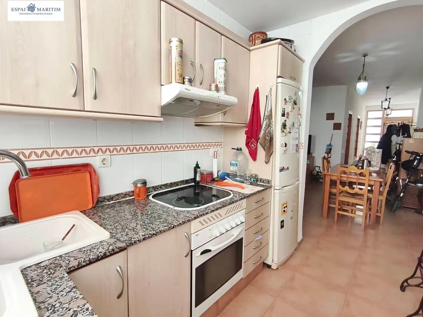 Kitchen of Houses for sale in Burjassot  with Air Conditioner, Terrace and Oven
