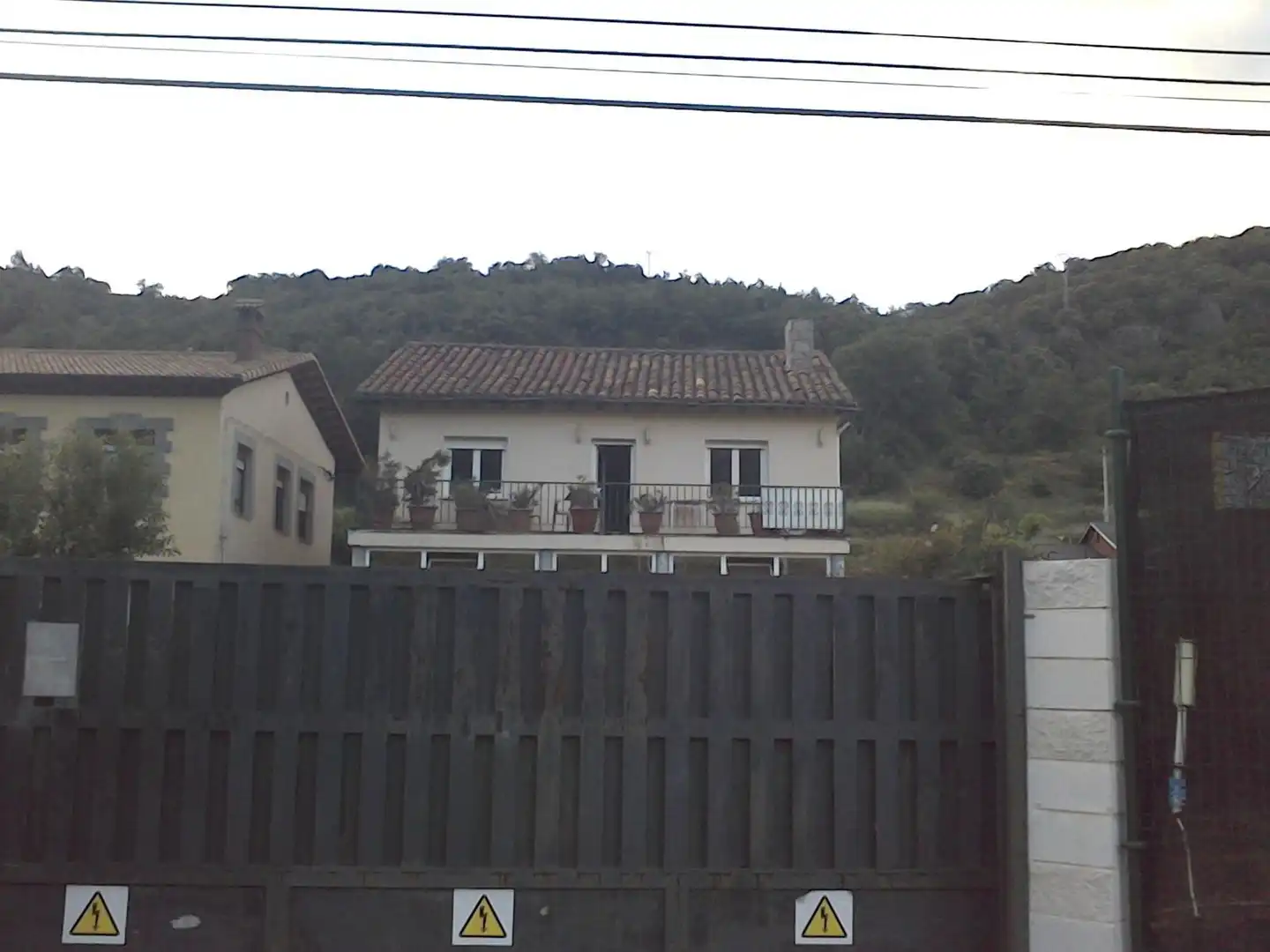 Vista exterior de Finca rústica en venda en La Pola de Gordón  amb Calefacció i Jardí privat