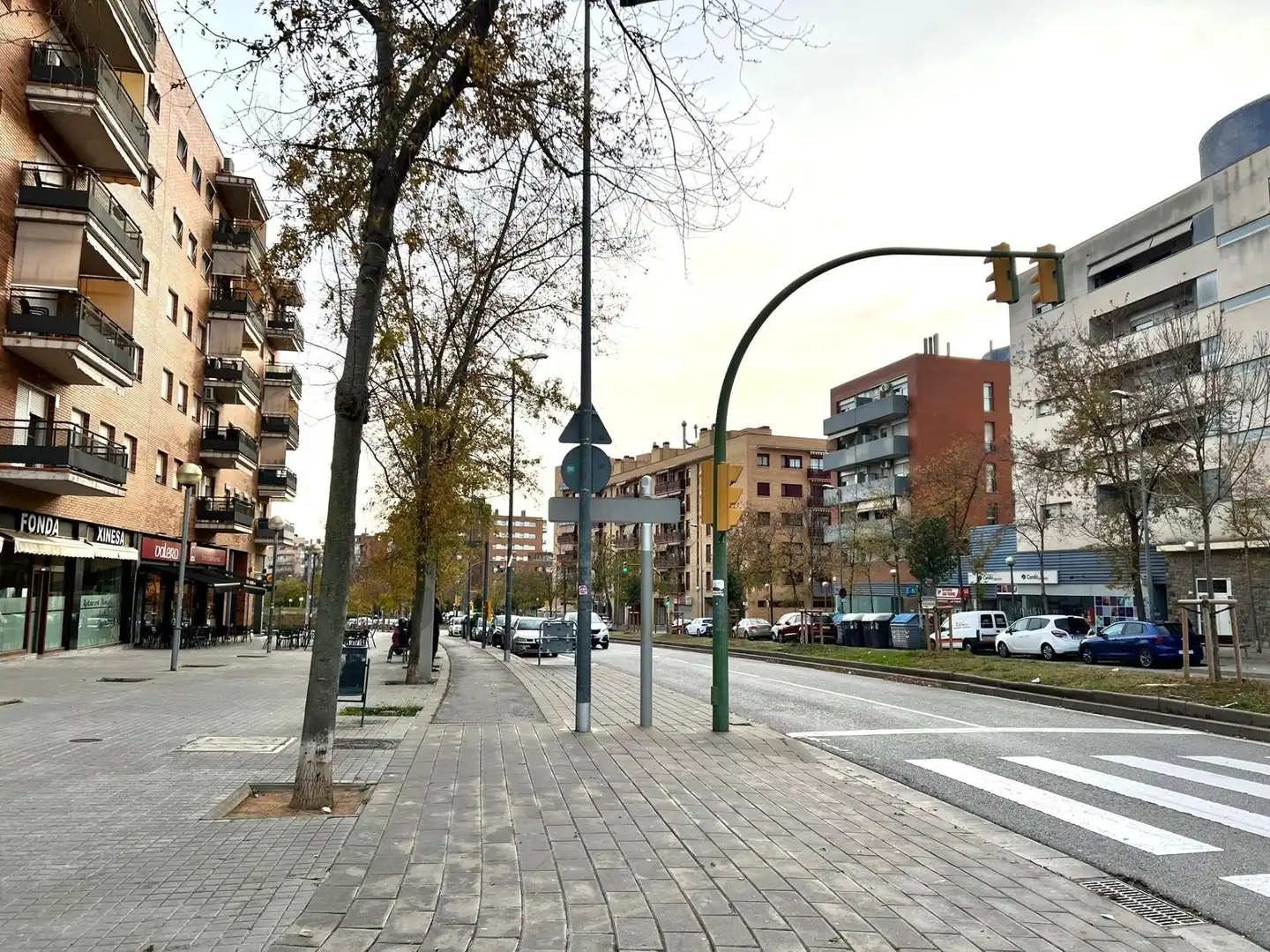Außenansicht von Garage zum Verkauf in Sabadell