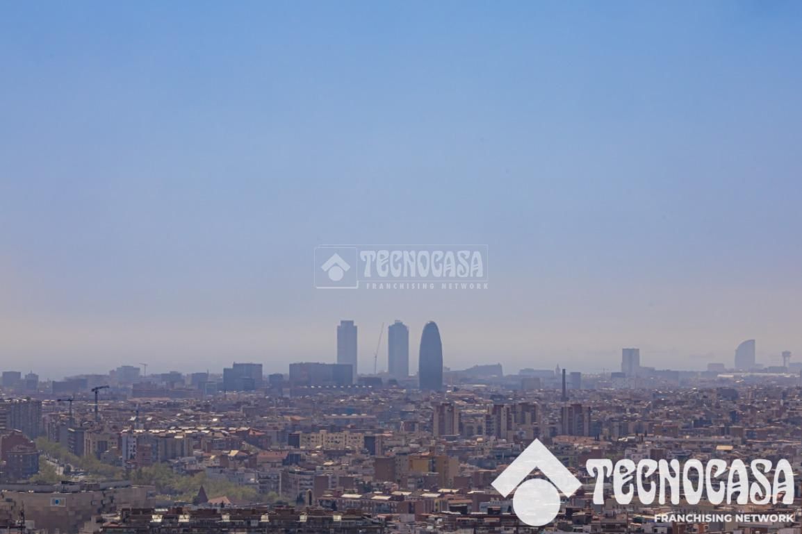 Exterior view of Flat for sale in  Barcelona Capital  with Heating