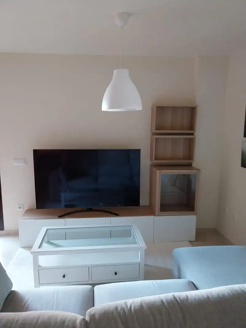 Sala de estar de Piso en venta en Estepona con Aire acondicionado, Calefacción y Jardín privado