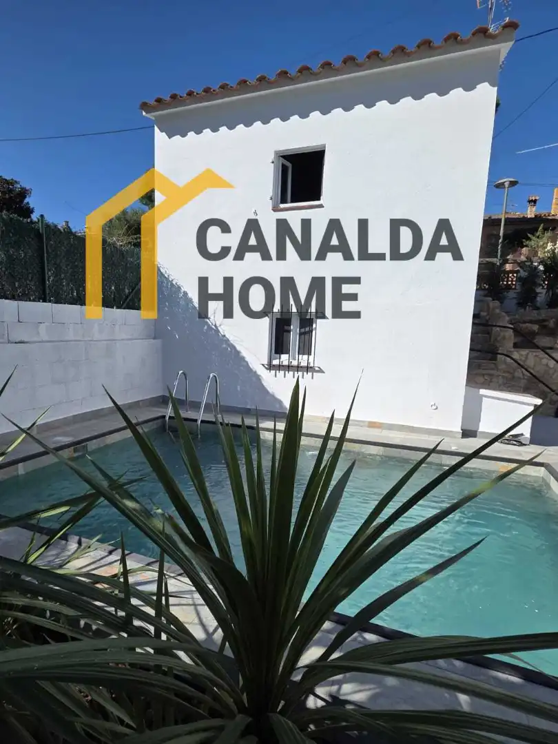 Vista exterior de Casa o chalet en venta en Sant Feliu de Guíxols con Aire acondicionado, Calefacción y Jardín privado
