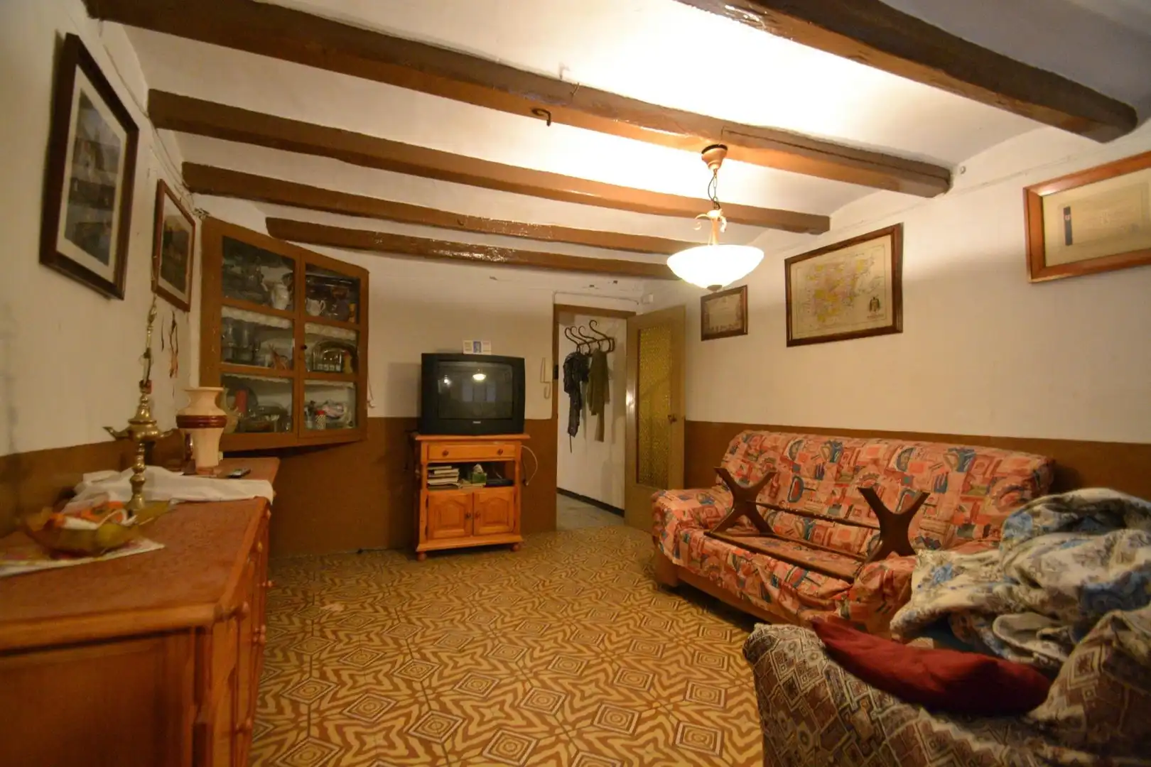 Wohnzimmer von Einfamilien-Reihenhaus zum Verkauf in Ulldecona mit Terrasse, Abstellraum und Balkon