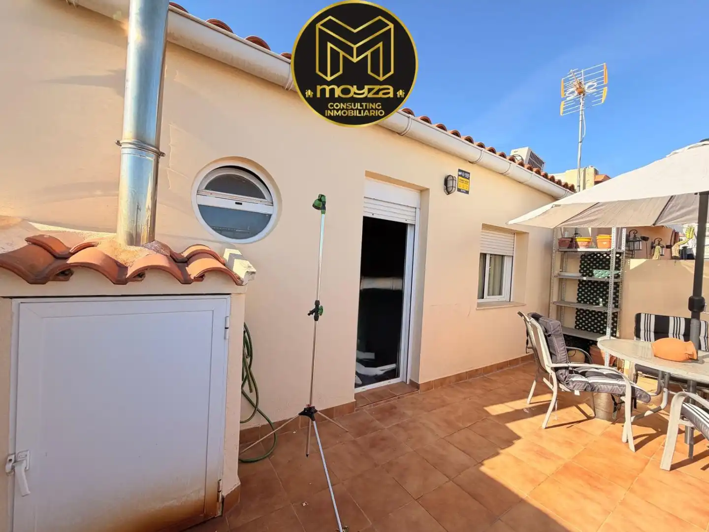 Vista exterior de Casa o xalet en venda en Jaén amb Aire condicionat, Calefacció i Terrassa