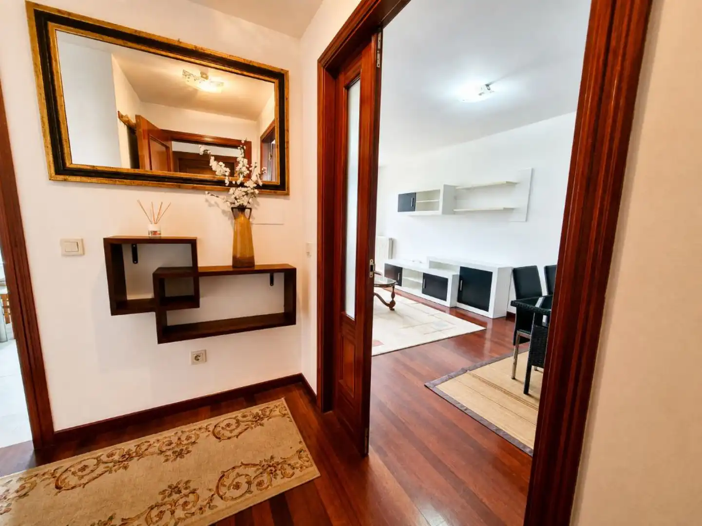 Piso en venta en Los Corrales de Buelna  con Calefacción, Jardín privado y Parquet