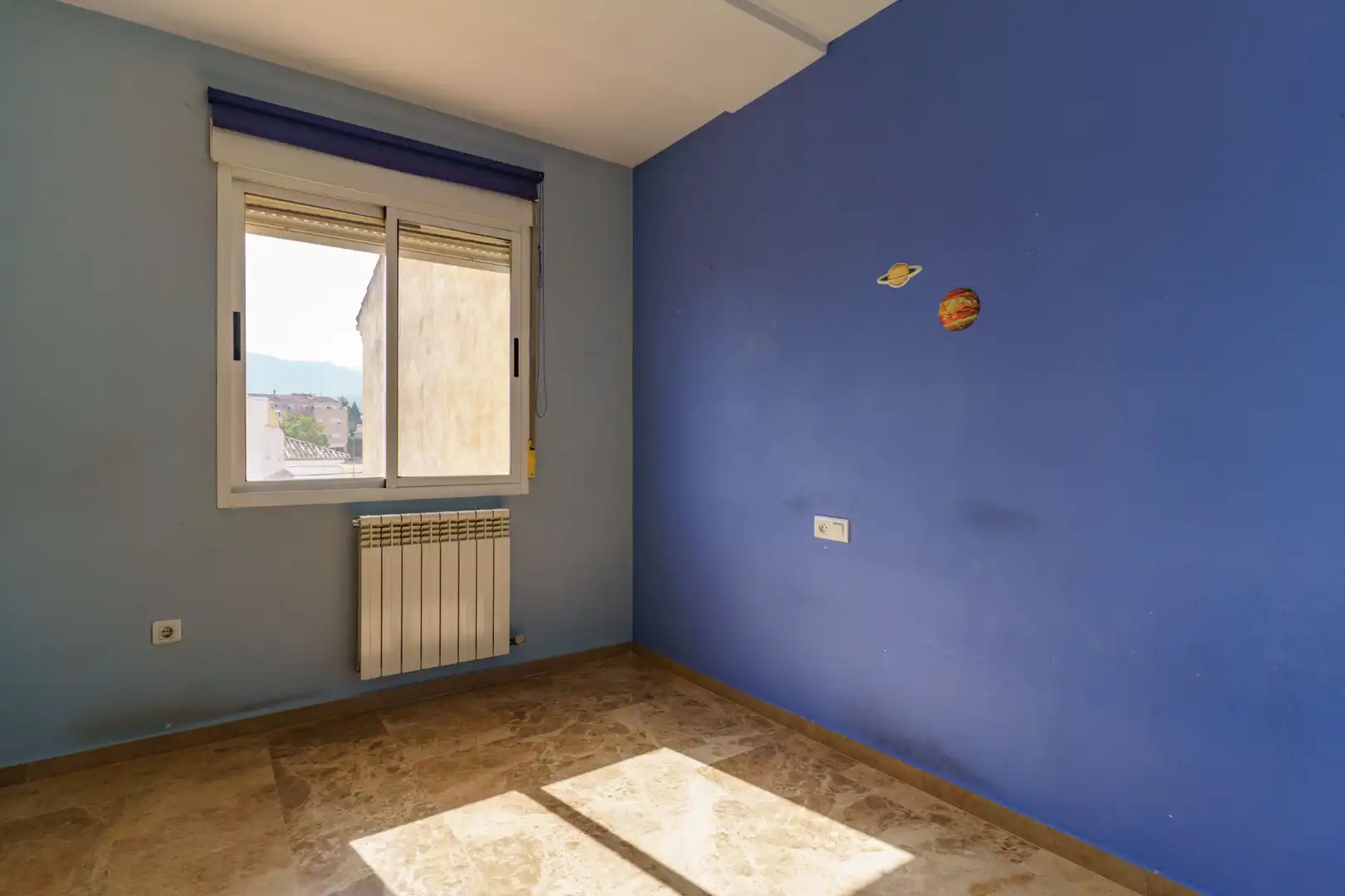 Schlafzimmer von Einfamilien-Reihenhaus zum Verkauf in Ogíjares mit Klimaanlage, Heizung und Terrasse