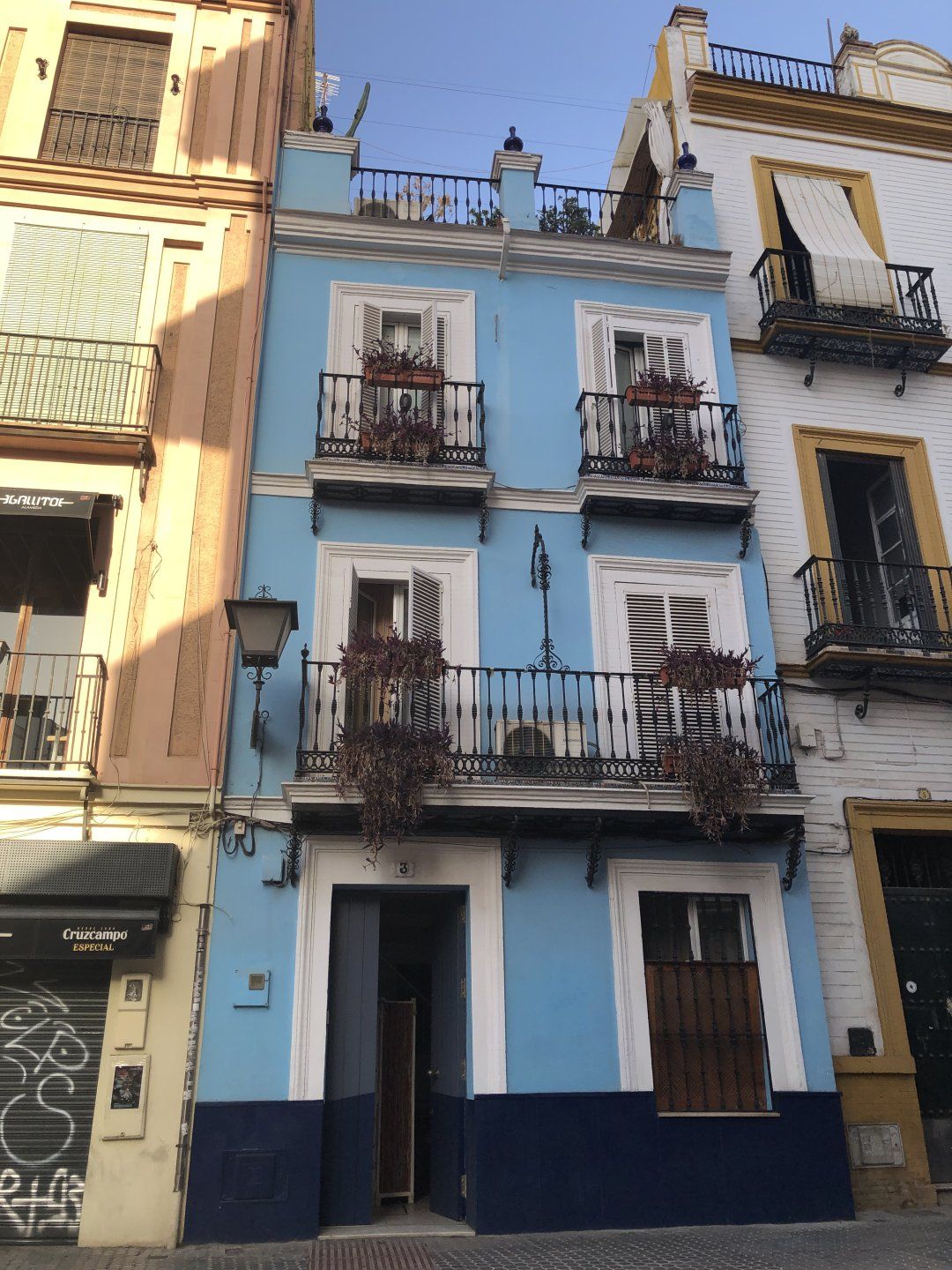 Exterior view of House or chalet for sale in  Sevilla Capital  with Air Conditioner, Heating and Terrace
