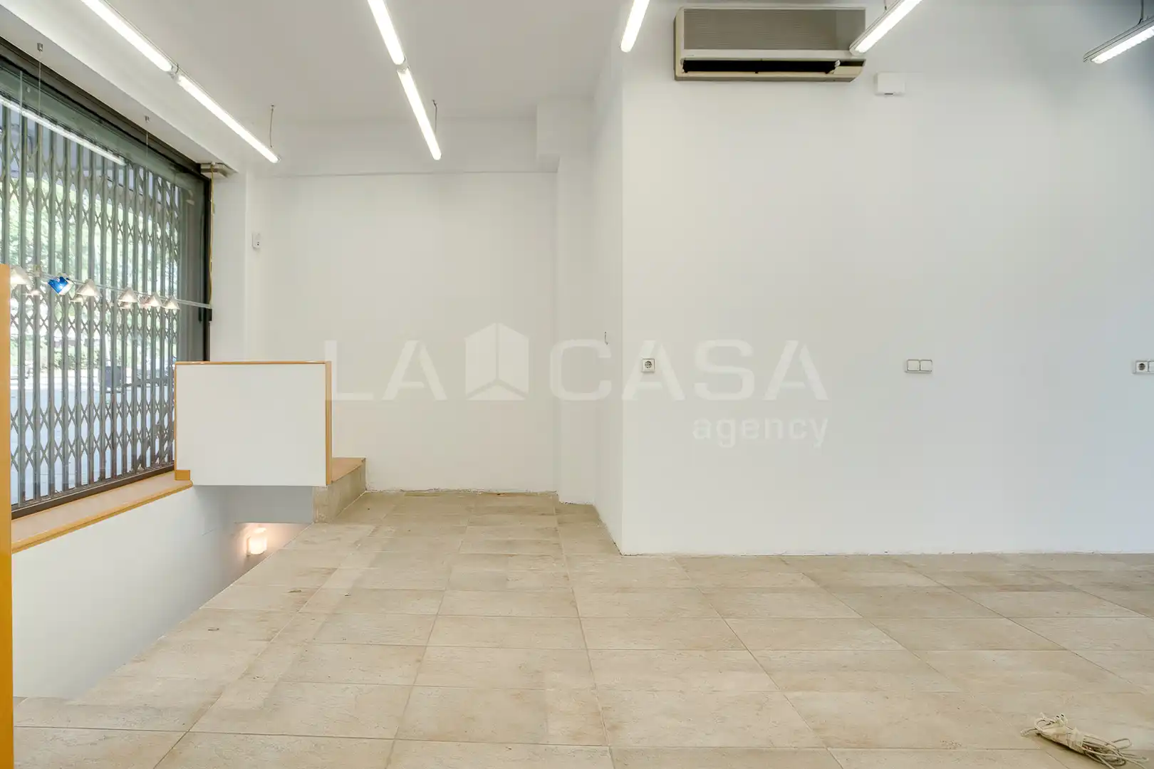 Business premises for sale in Plaça de Fernando de los Ríos, imagen 11