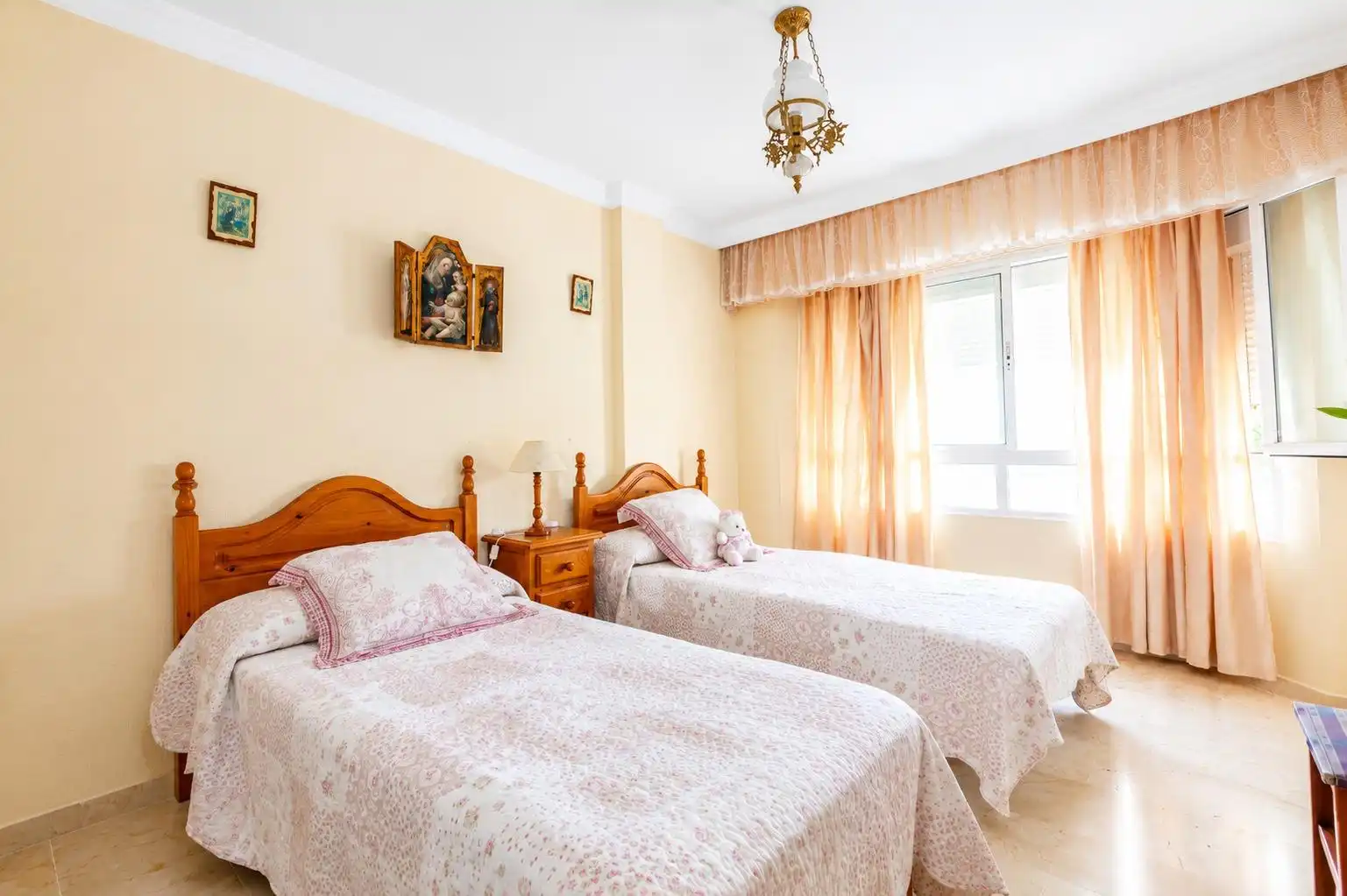 Dormitori de Apartament en venda en Estepona amb Terrassa