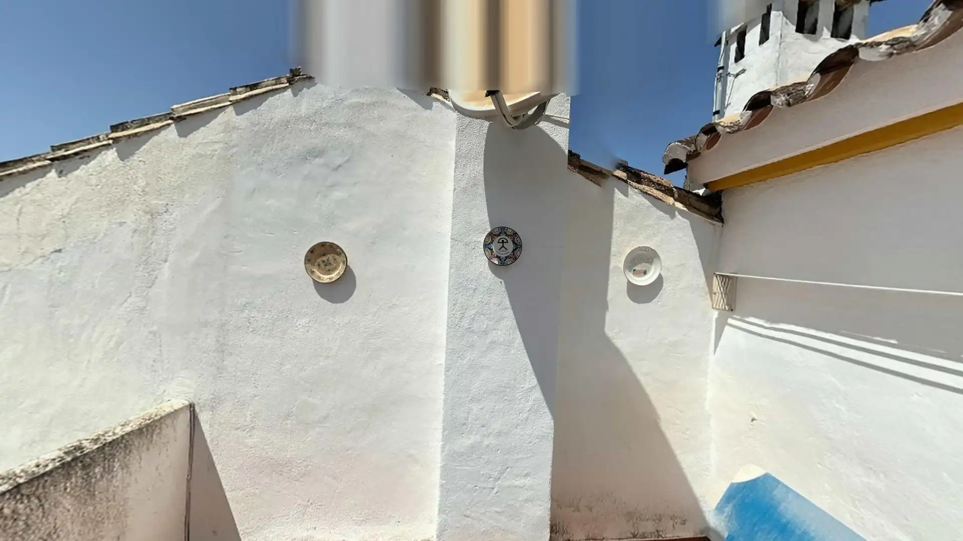 Außenansicht von Einfamilien-Reihenhaus zum Verkauf in Estepona mit Heizung, Privatgarten und Terrasse