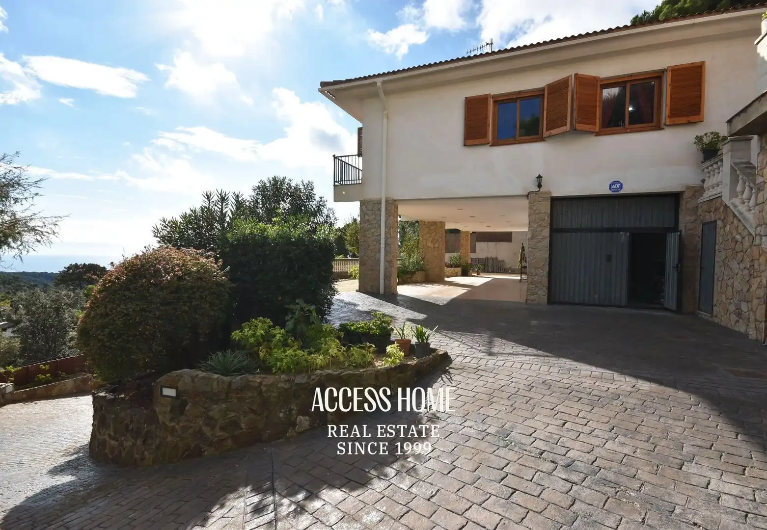 Exterior view of Houses for sale in Arenys de Munt  with Heating, Terrace and Swimming Pool