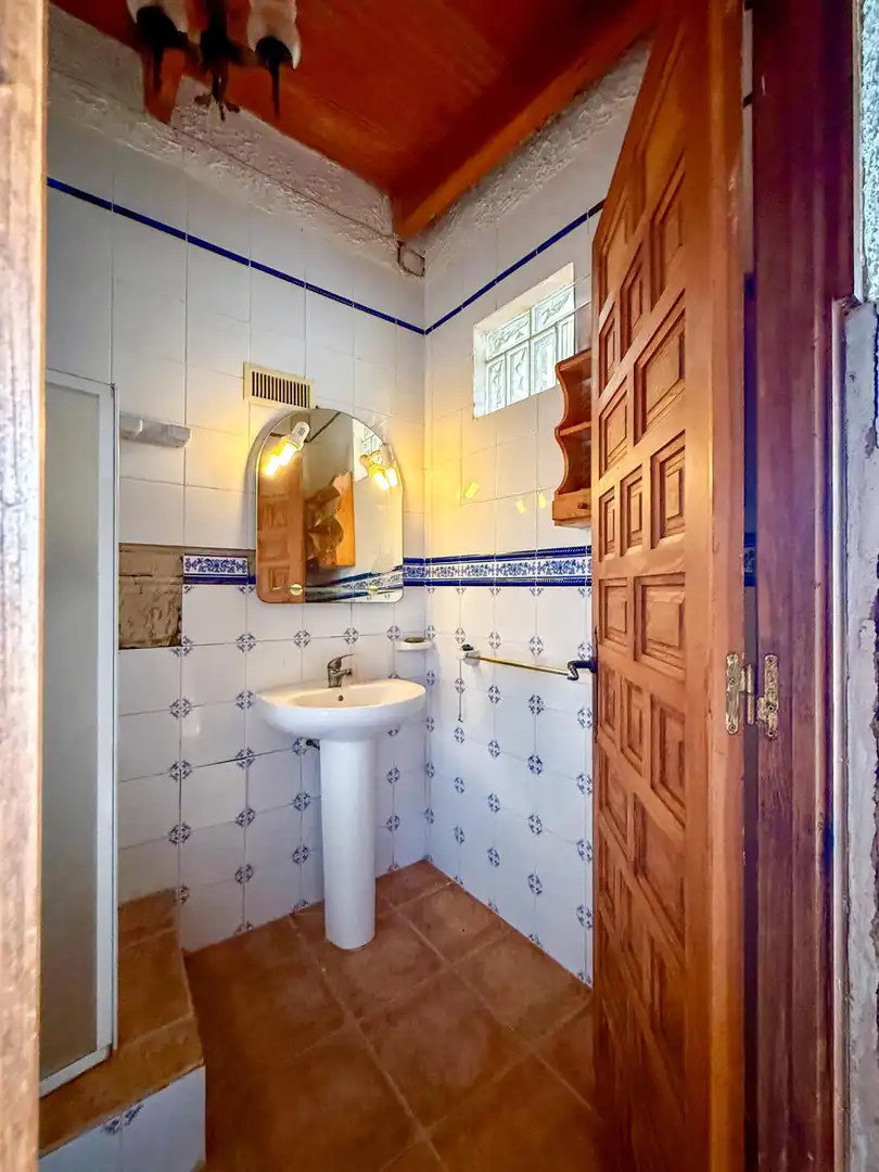 Badezimmer von Country house zum Verkauf in Sant Joan de Moró mit Privatgarten