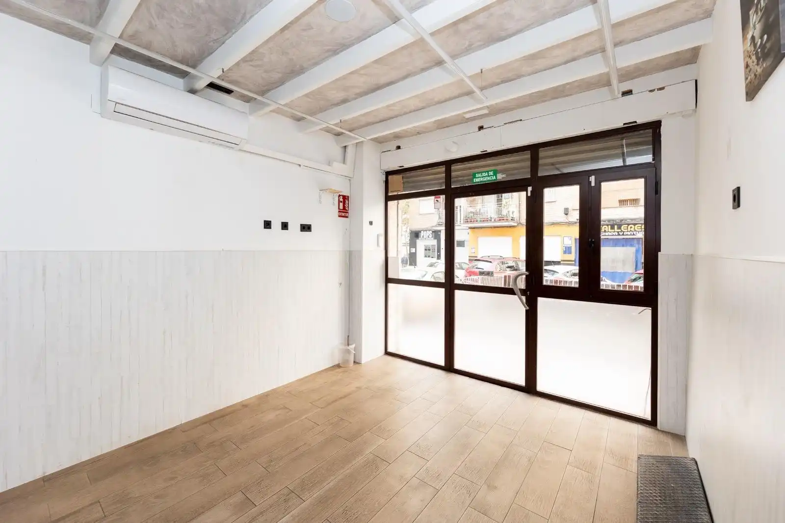 Local en venta en Granada con Aire acondicionado y Amueblado