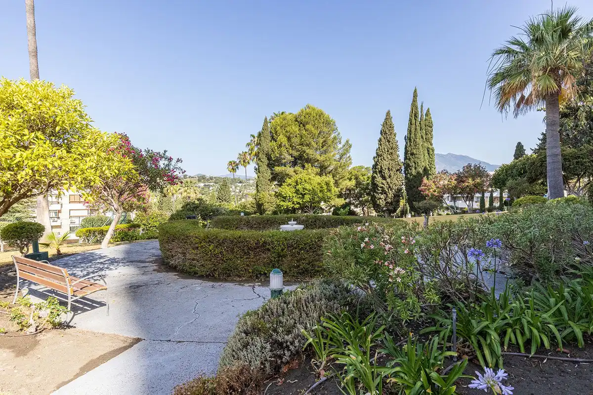 Jardín de Apartamento en venta en Marbella con Aire acondicionado, Amueblado y Horno