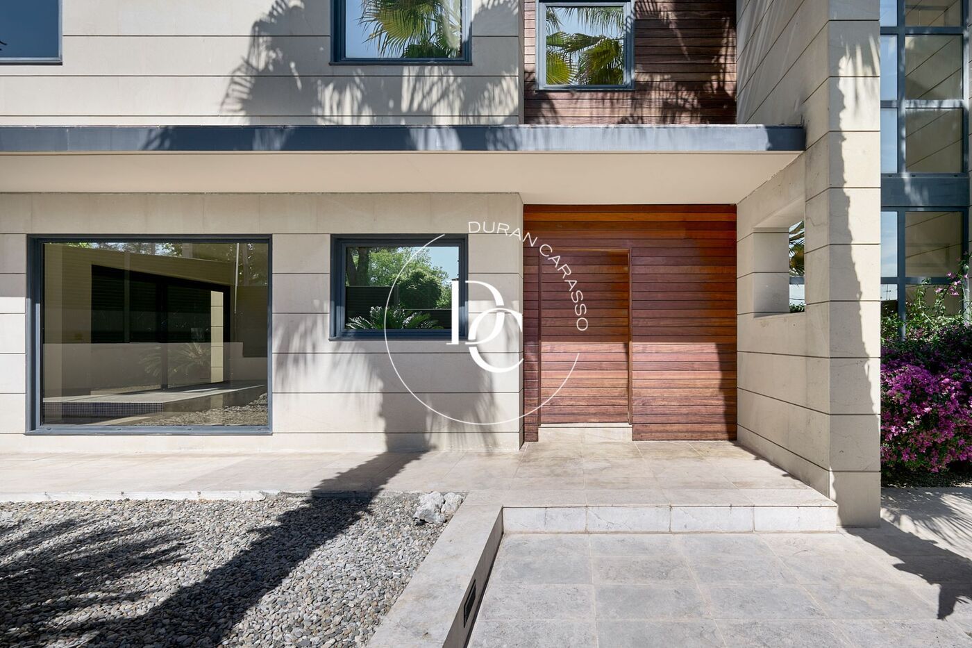 Vista exterior de Casa o xalet en venda en Sant Cugat del Vallès amb Aire condicionat, Calefacció i Jardí privat