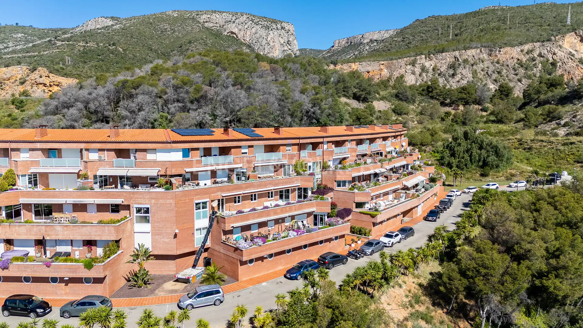 Außenansicht von Maisonette zum Verkauf in Sitges mit Klimaanlage, Heizung und Terrasse