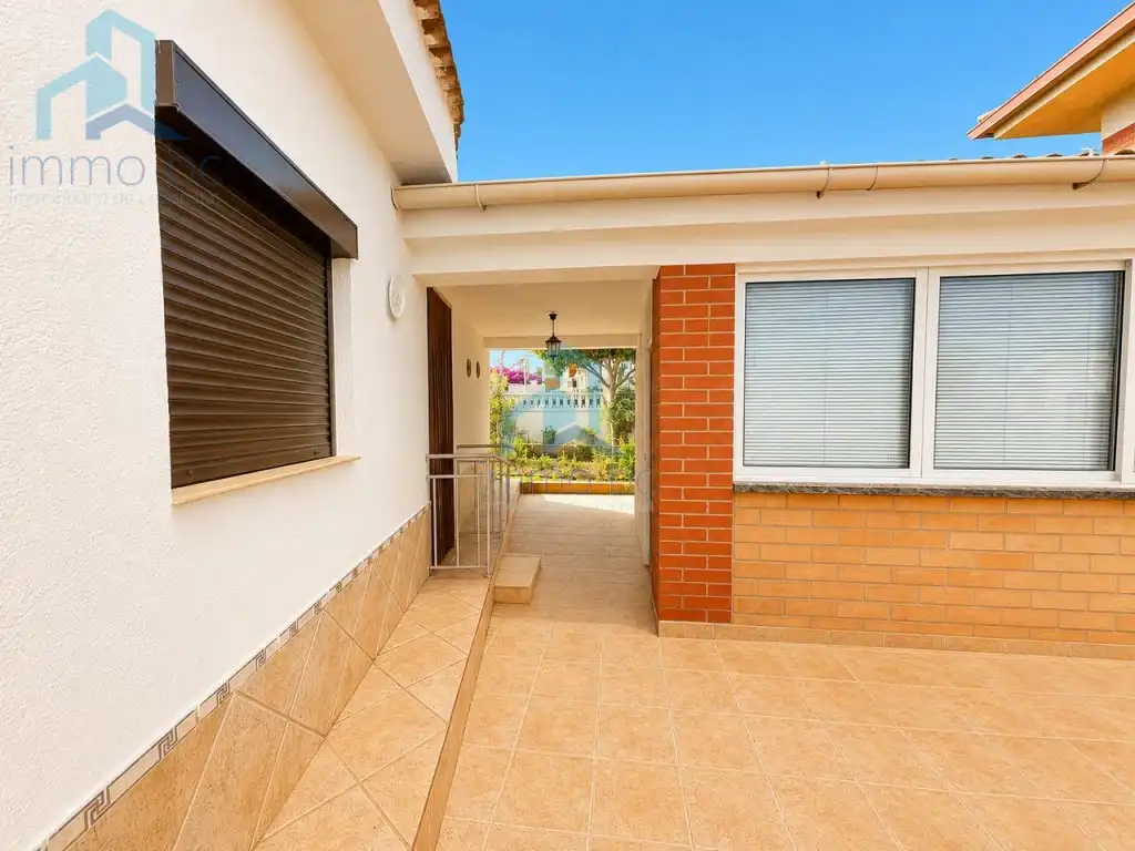 Vista exterior de Casa o xalet en venda en Els Pallaresos