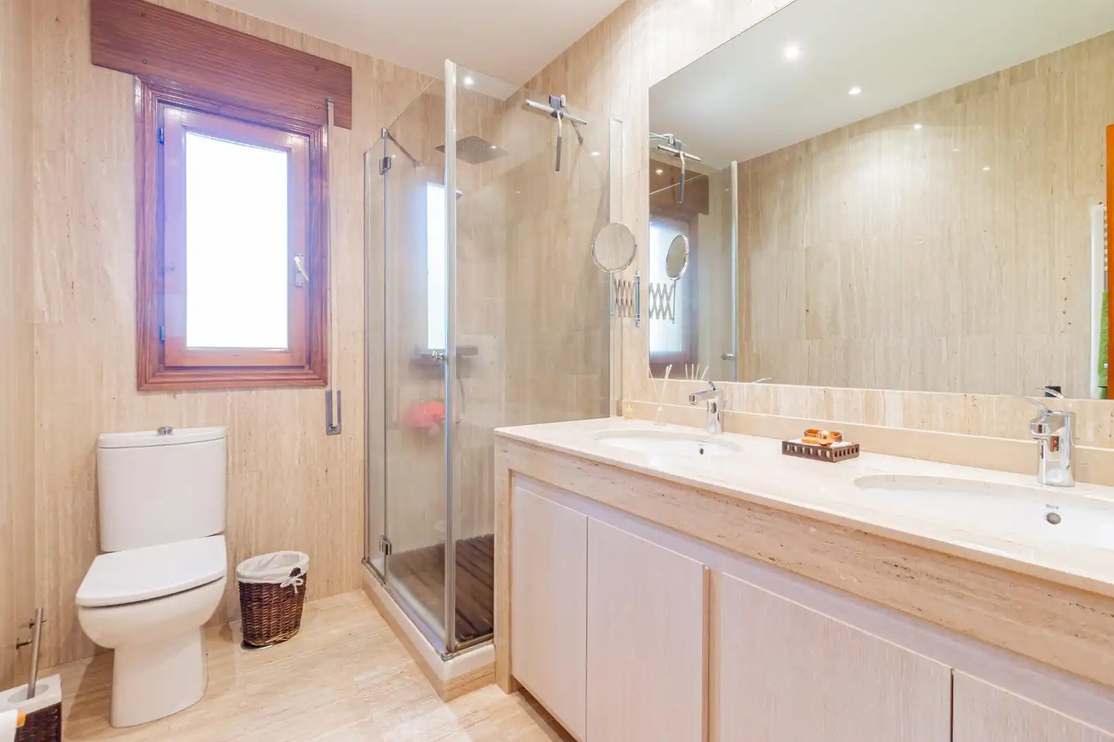 Bathroom of Houses for sale in Boadilla del Monte  with Heating, Private garden and Terrace