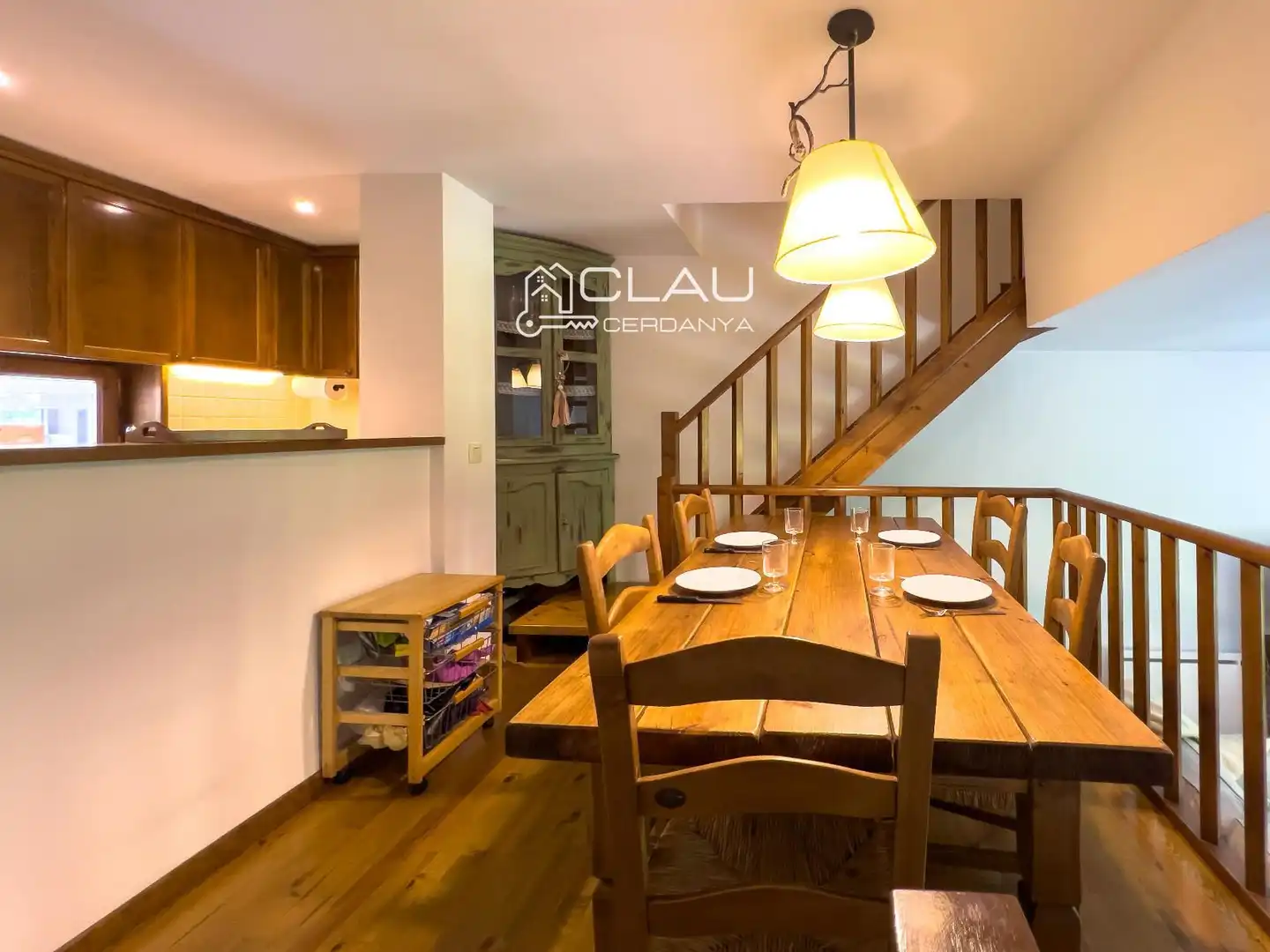 Esszimmer von Einfamilien-Reihenhaus zur Miete in Isòvol mit Heizung, Parkett und Terrasse