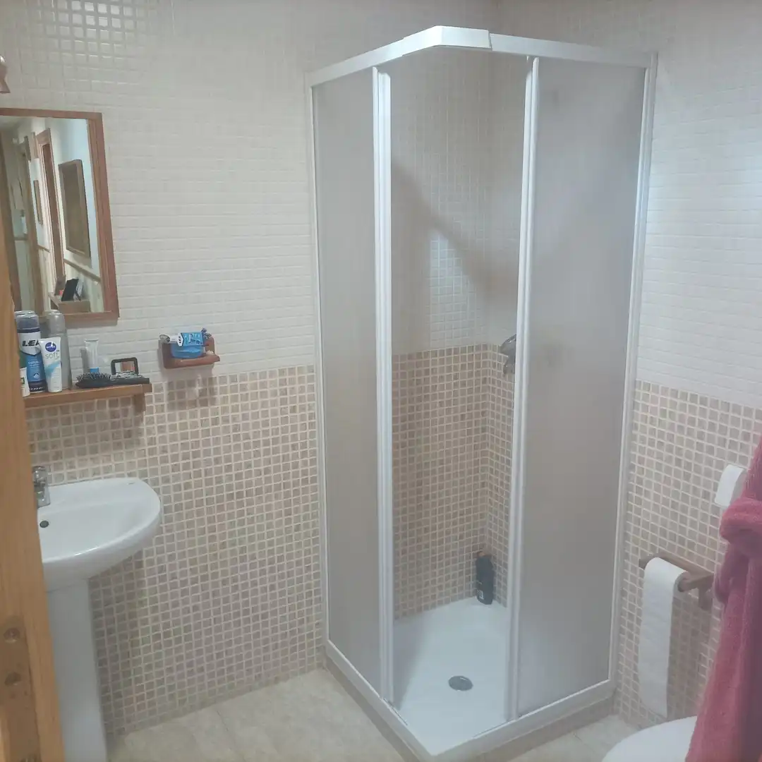 Baño de Apartamento en venta en Quintanar de la Orden con Aire acondicionado, Calefacción y Parquet