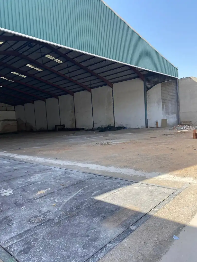Nave industrial en venta en Plaza España