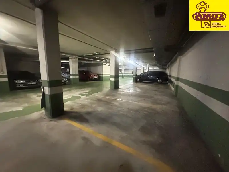 Aparcament amb ascensor en venda a Rúa de Eduardo Pondal, imagen 2