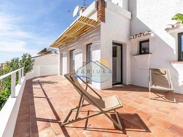 Baixos amb piscina en venda a Calle Mijardin