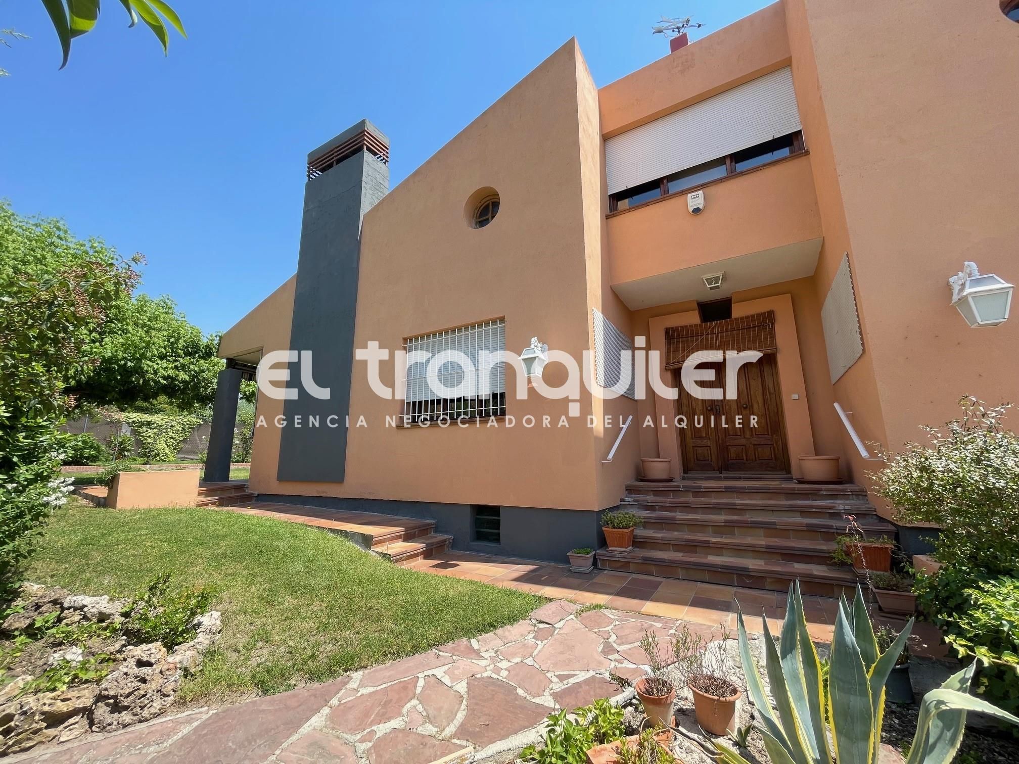 Exterior view of House or chalet to rent in Pozuelo de Alarcón  with Terrace and Furnished