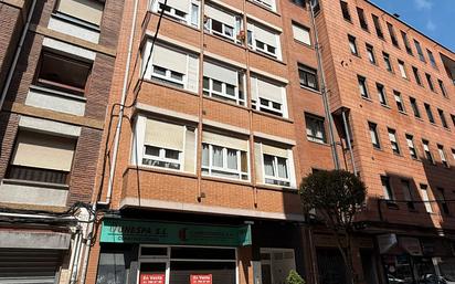 Vista exterior de Apartament en venda en Oviedo  amb Calefacció i Terrassa