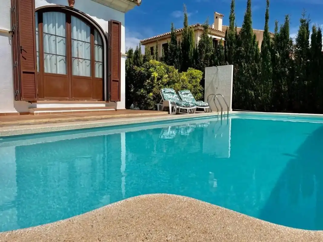 Detached house with pool for sale in Golf Bahía, imagen 6
