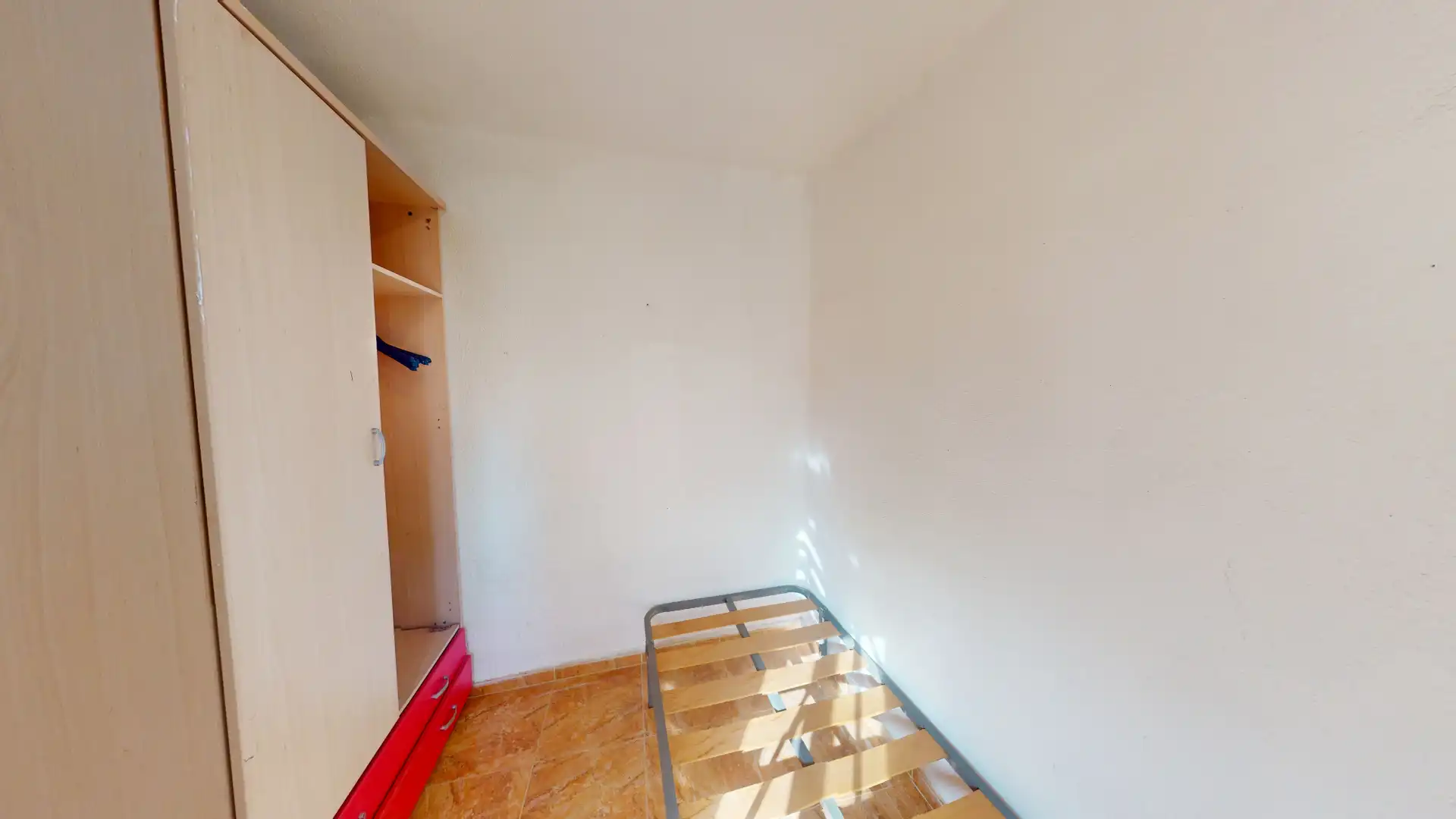 Habitación de Piso en venta en Almería con Amueblado, Balcón y Alarma