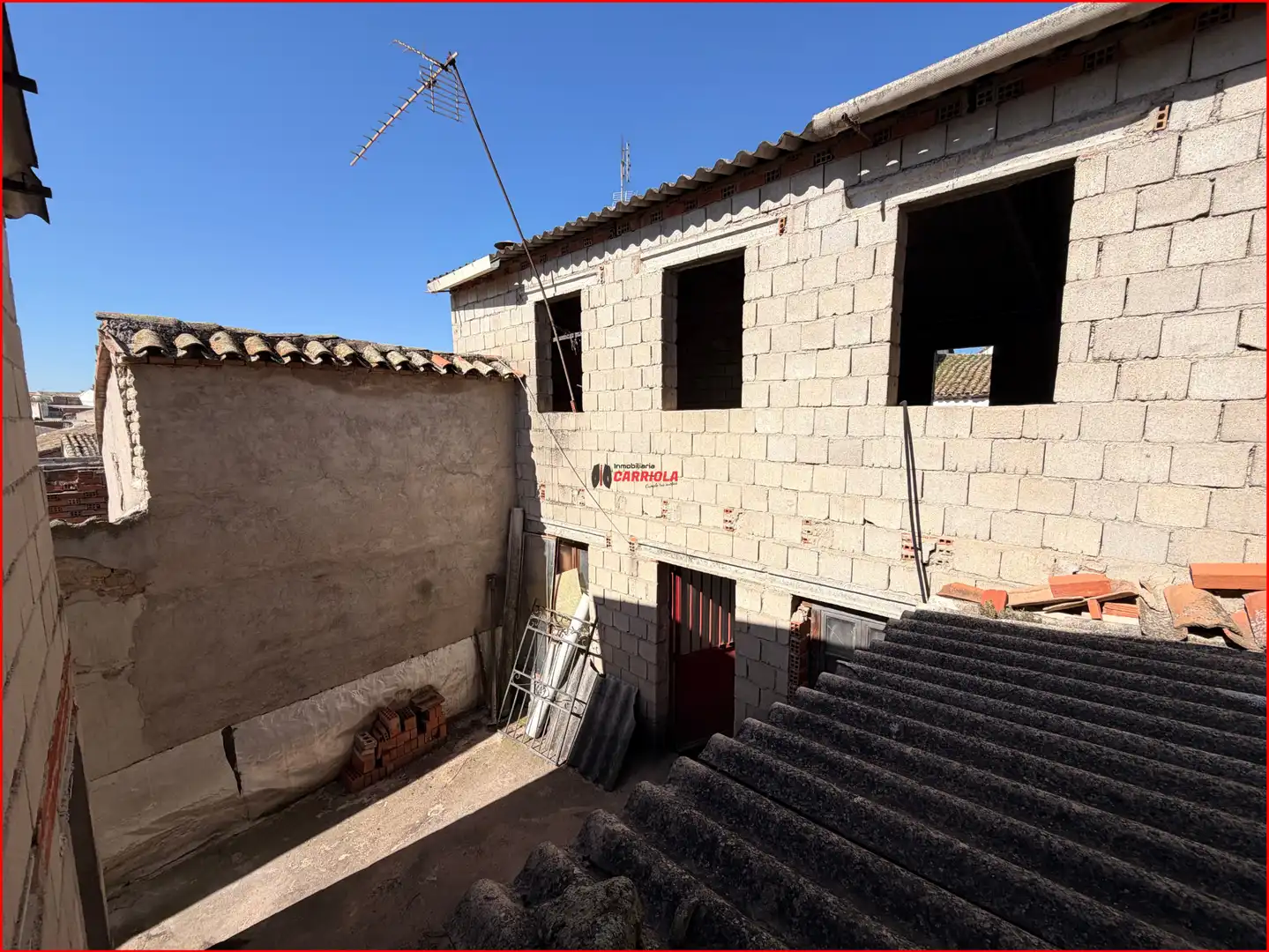 Vista exterior de Casa adosada en venta en La Torre de Esteban Hambrán