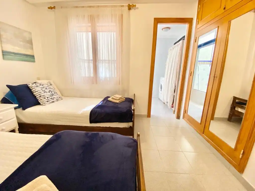Habitación de Planta baja de alquiler en Torrevieja con Jardín privado, Terraza y Piscina