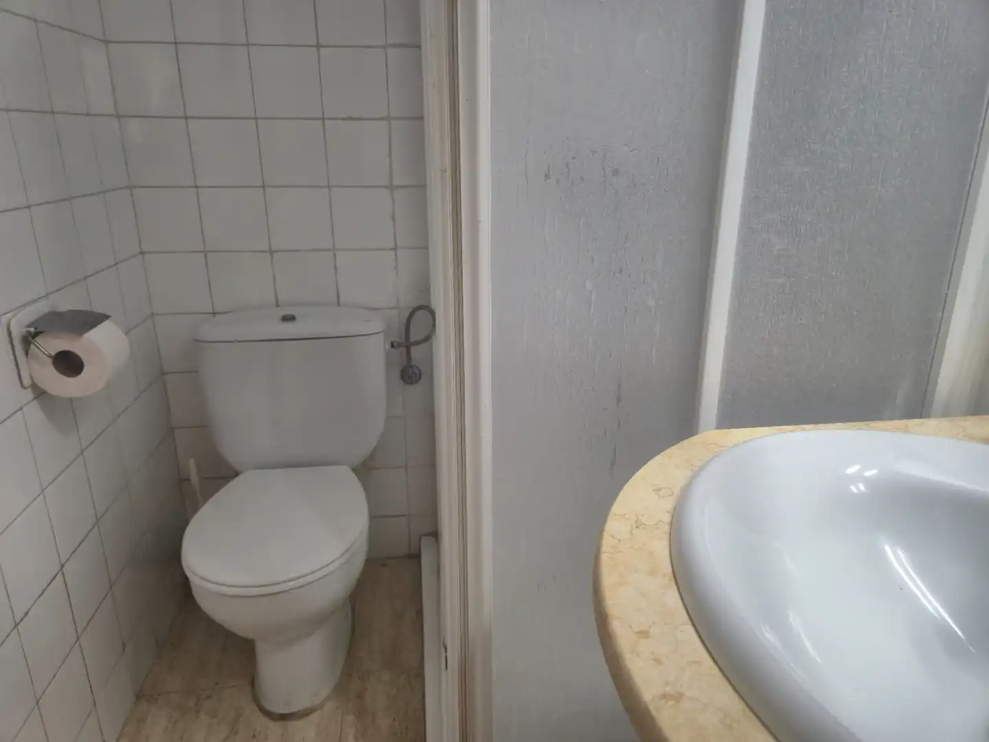 Badezimmer von Erdgeschoss zum Verkauf in Mataró mit Terrasse und Möbliert