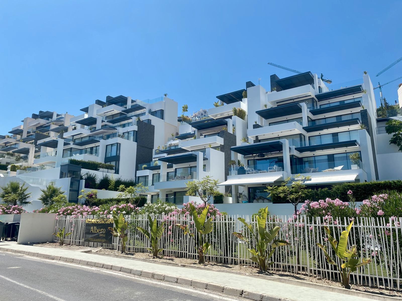 Exterior view of Flat for sale in Benahavís  with Air Conditioner, Terrace and Furnished