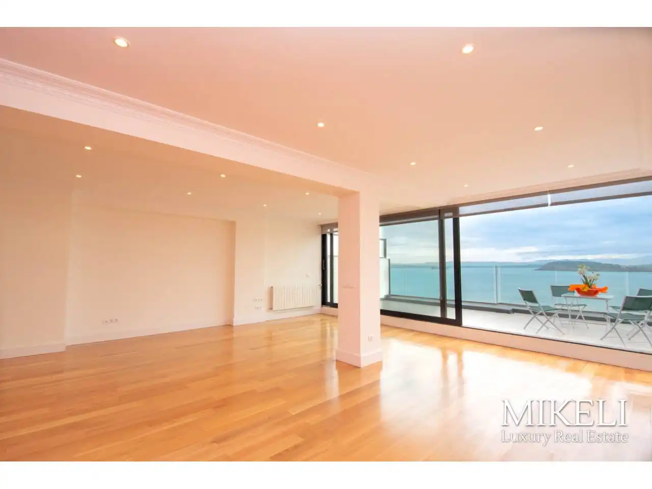 Wohnzimmer von Wohnung zum Verkauf in Santander mit Heizung, Parkett und Terrasse