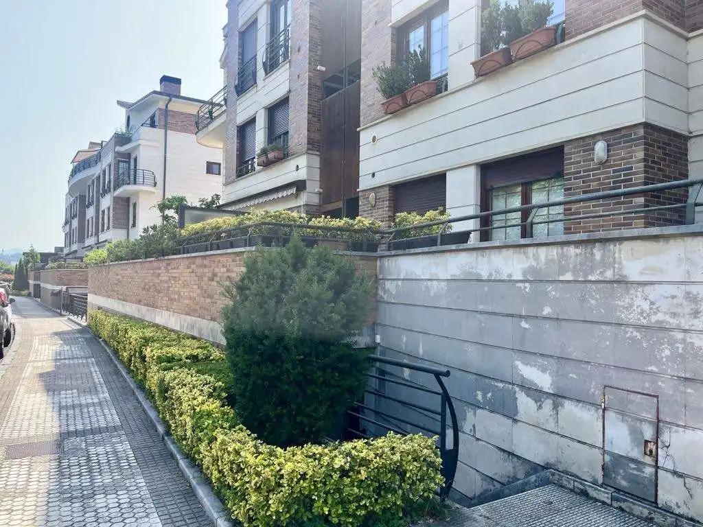 Wohnung zur Miete in Pinu Bidea, Aiete