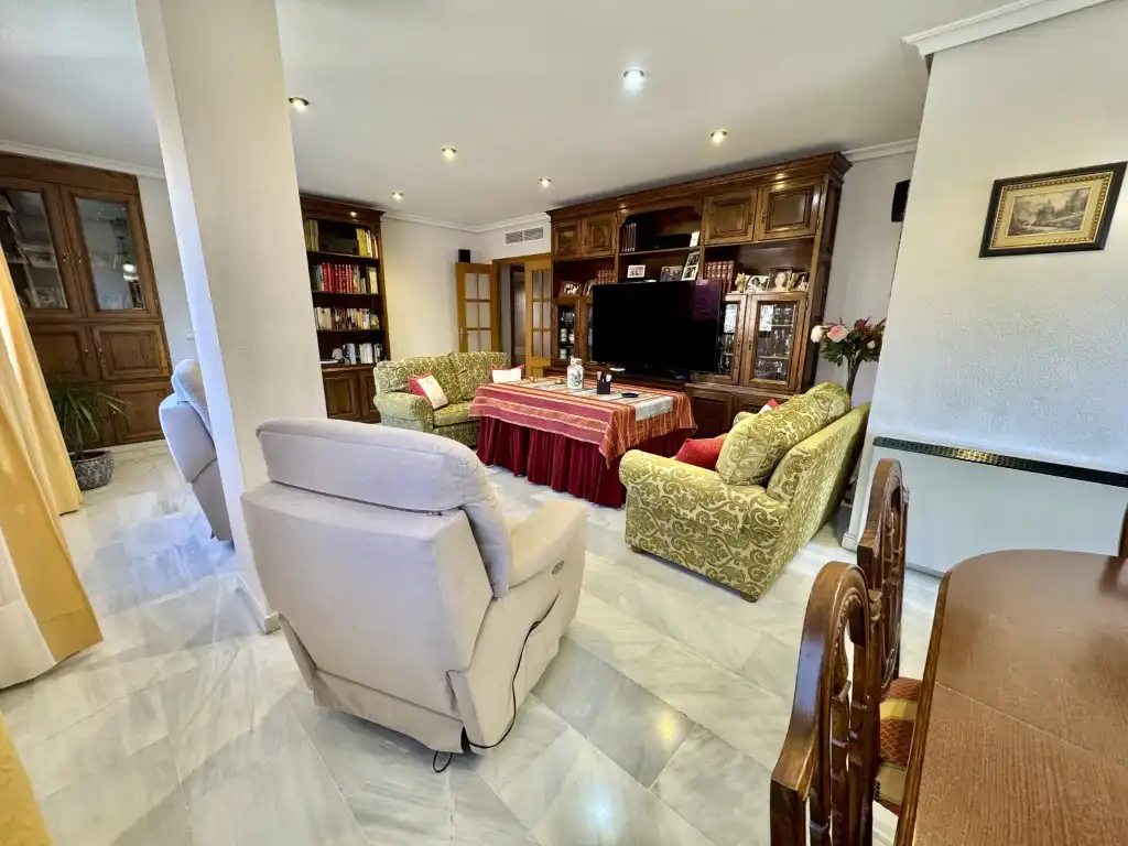 Wohnzimmer von Wohnung zum Verkauf in Córdoba mit Klimaanlage