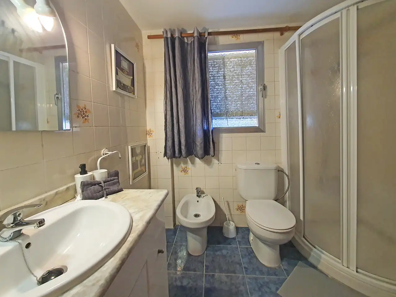 Zimmer in Calle de Alozaina, Santa Cristina - San Rafael