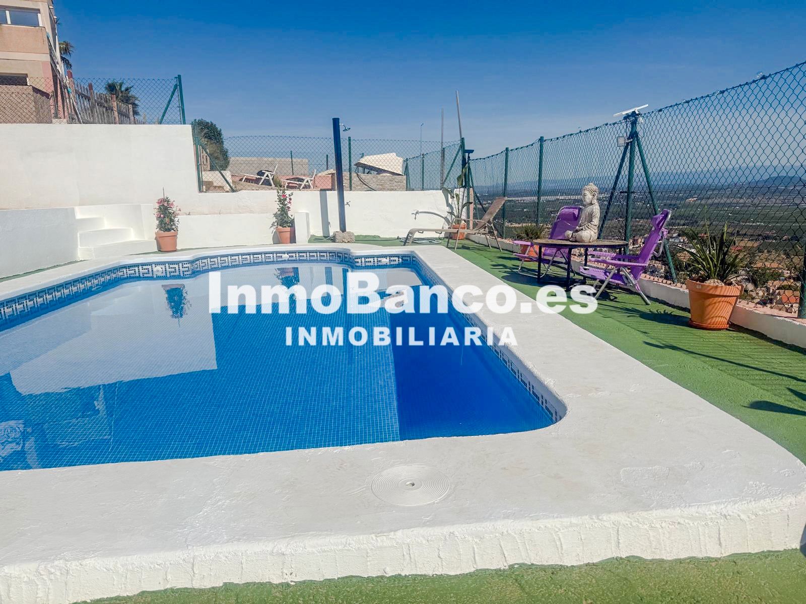 Piscina de Casa o xalet en venda en Chiva amb Aire condicionat, Jardí privat i Terrassa