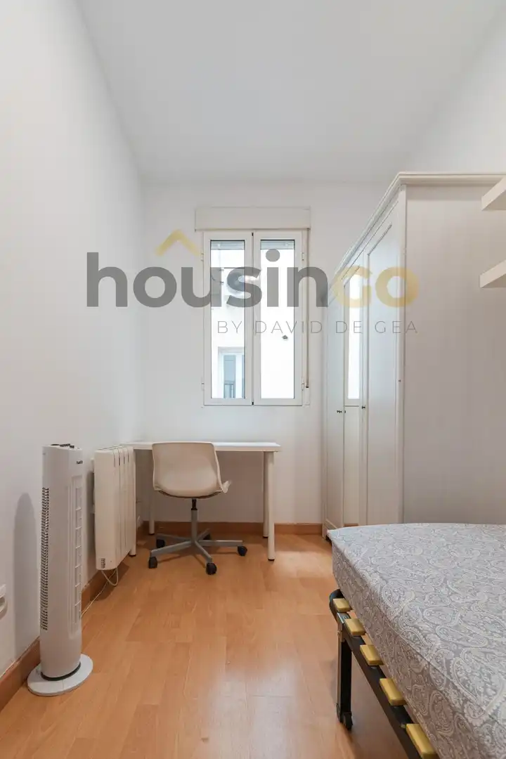 Habitación de Piso de alquiler en Madrid con Aire acondicionado, Calefacción y Amueblado